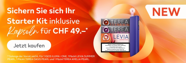 3 Päckli Terea – Sienna, Turquoise und Mauve Wave auf einem Felsen mit einem IQOS ILUMA i ONE Gerät in Breeze Blue – umrahmt vom IQOS Key Visual im Tabakton.