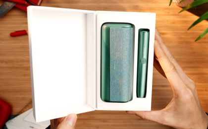 IQOS Iluma Prime pocket charger and holder in packaging