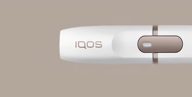 IQOS 2.4 PLUS battery power on top