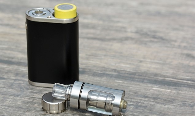 IQOS__SEOUC22_14.5-A-Guide-to-E-Cig-Battery-Types-istock-image-mobile